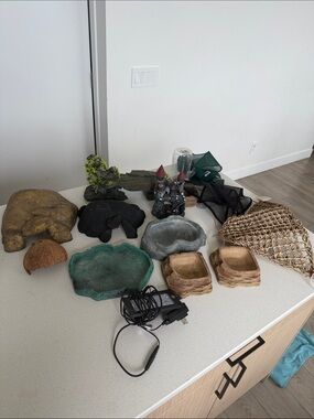 Reptile Enclosure Accessories and hides
